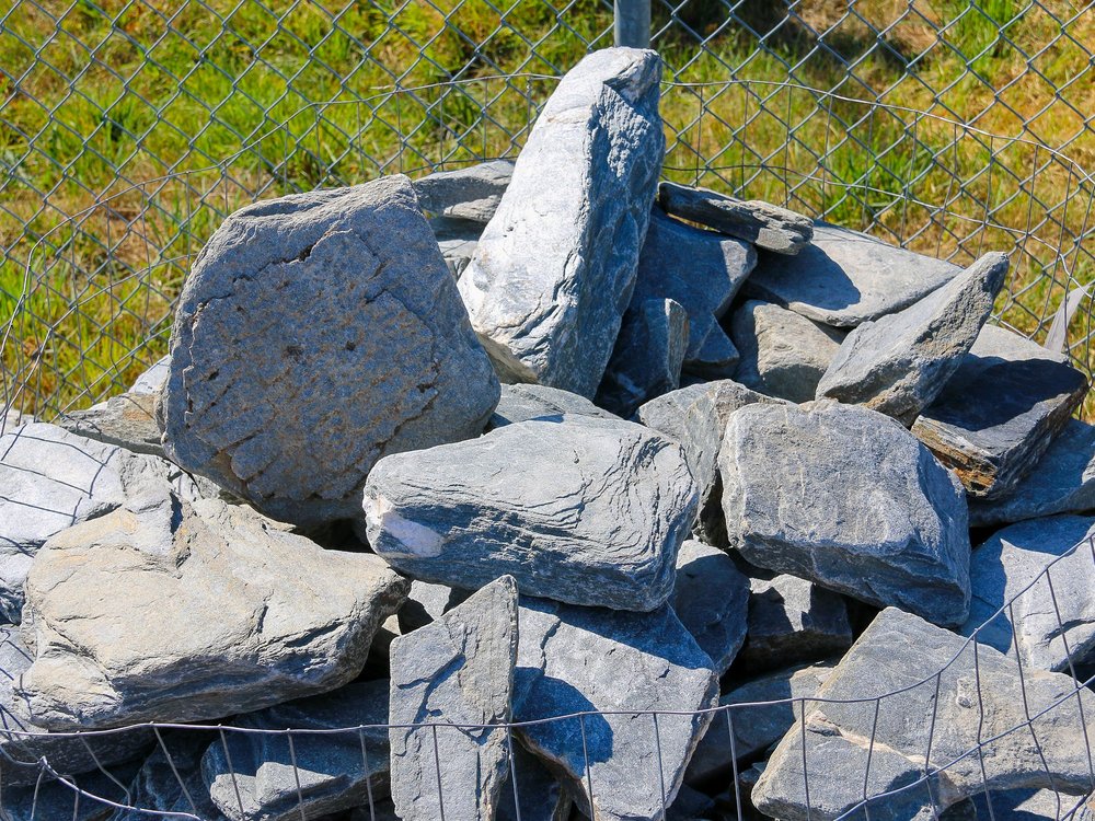 Hillside+Stone+-+Garden+Features (3)